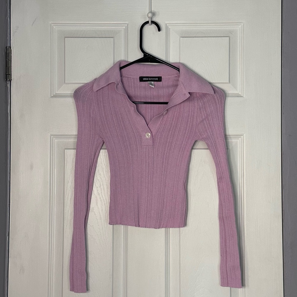 - [ ] Lilac Collared Crop Long Sleeve